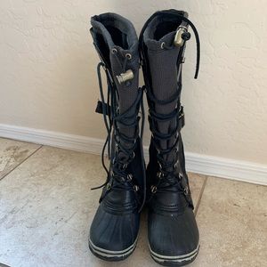 Sorel size 8.5 boots. Worn twice.